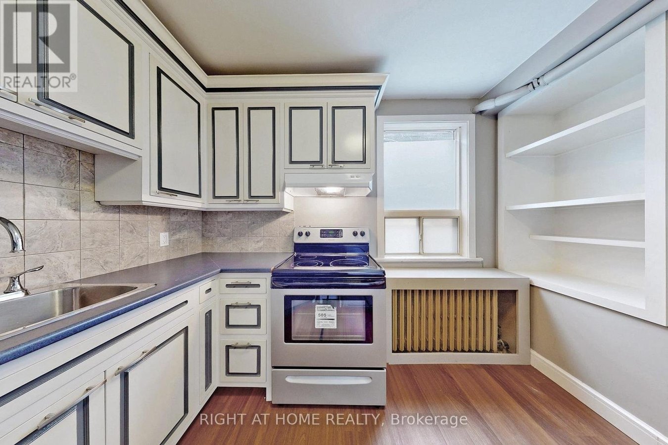 #A - 255 LAKESHORE ROAD E - Photo 17