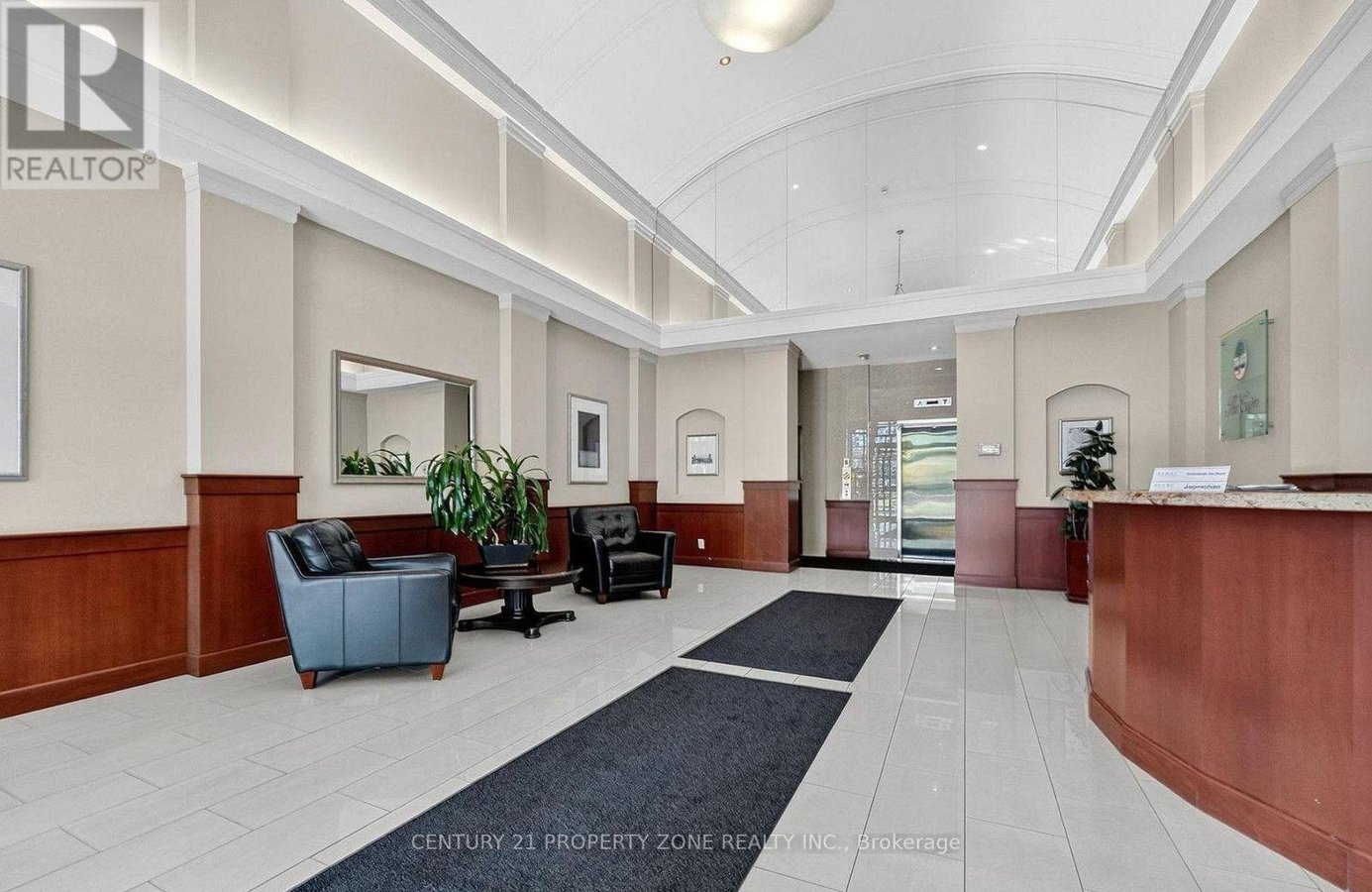 405 - 1359 RATHBURN ROAD E - Photo 2