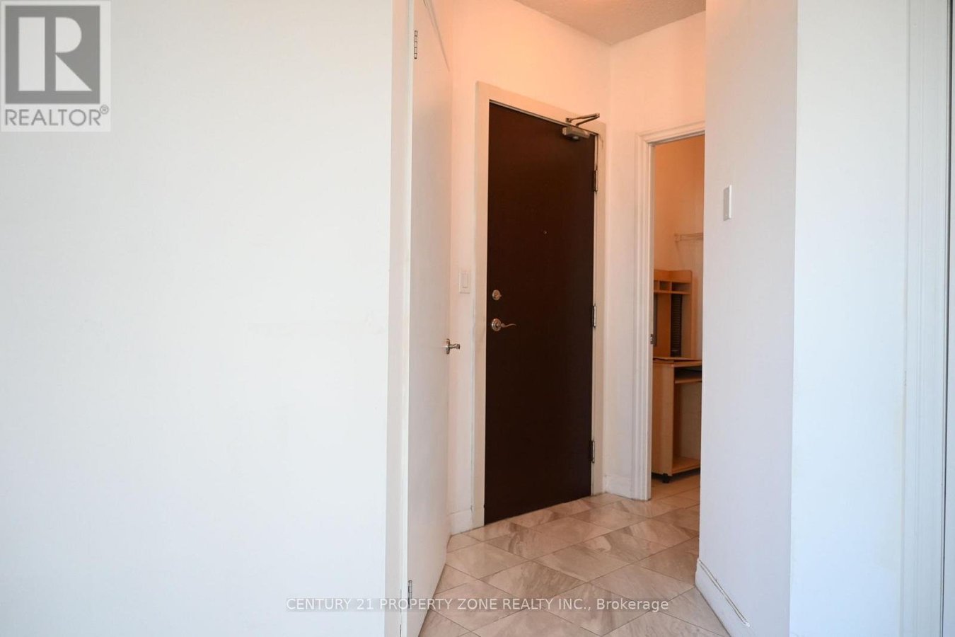 405 - 1359 RATHBURN ROAD E - Photo 4