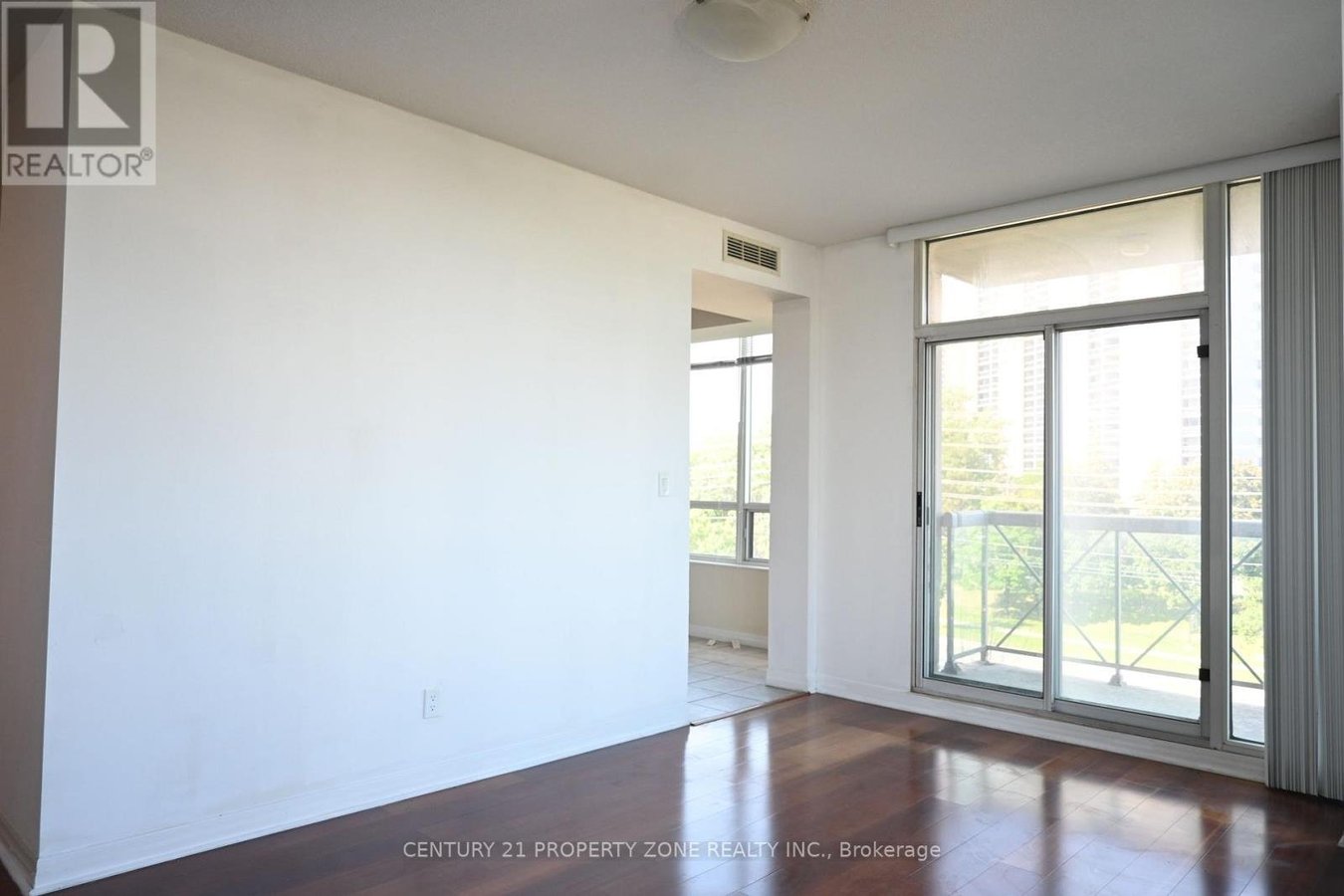 405 - 1359 RATHBURN ROAD E - Photo 8