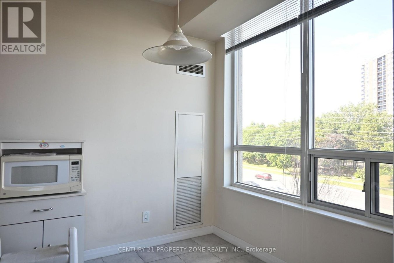 405 - 1359 RATHBURN ROAD E - Photo 13