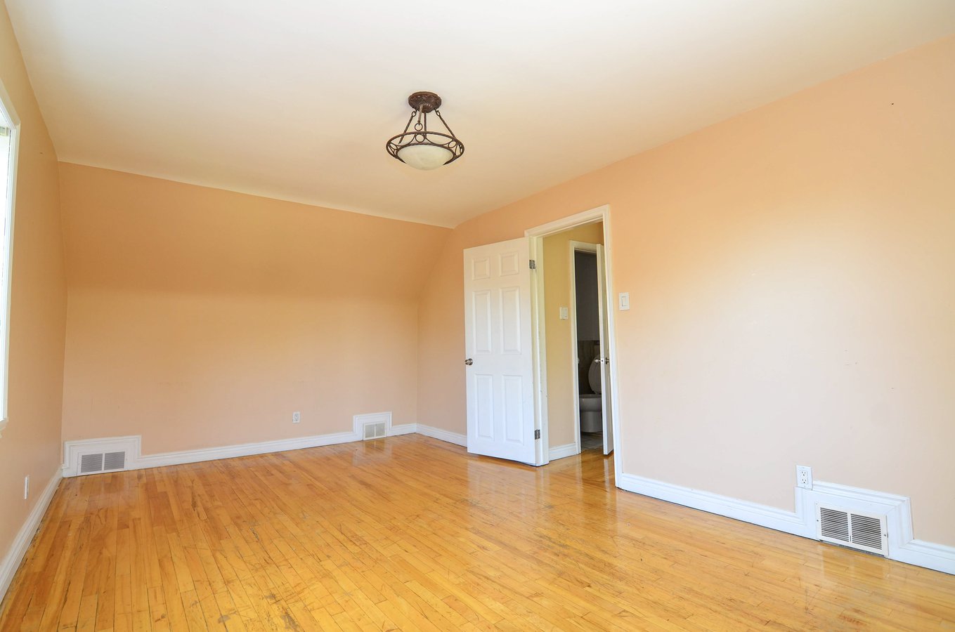 1041 Haig Boulevard - Photo 7
