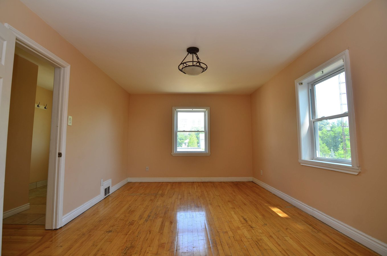 1041 Haig Boulevard - Photo 6