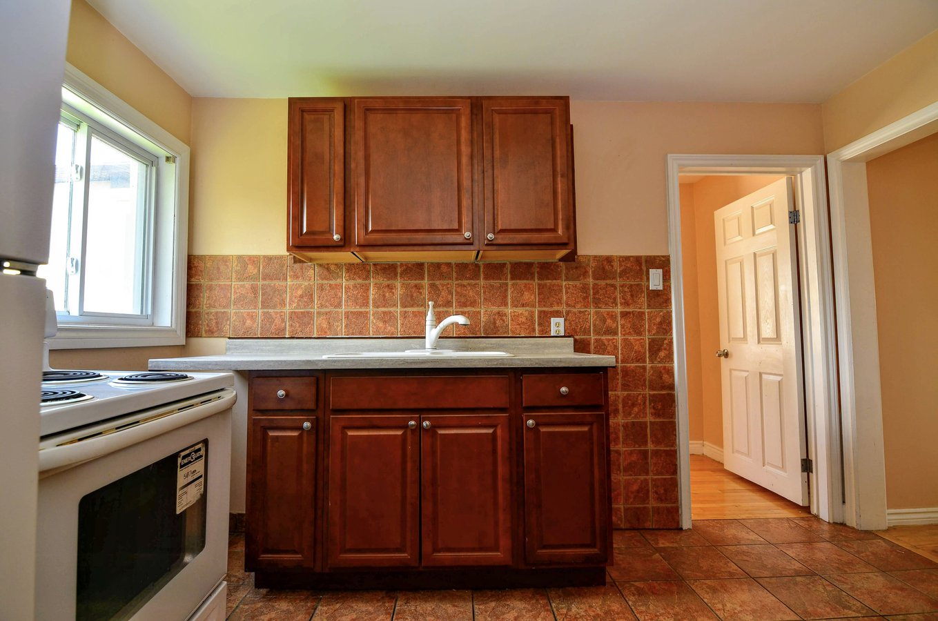1041 Haig Boulevard - Photo 10