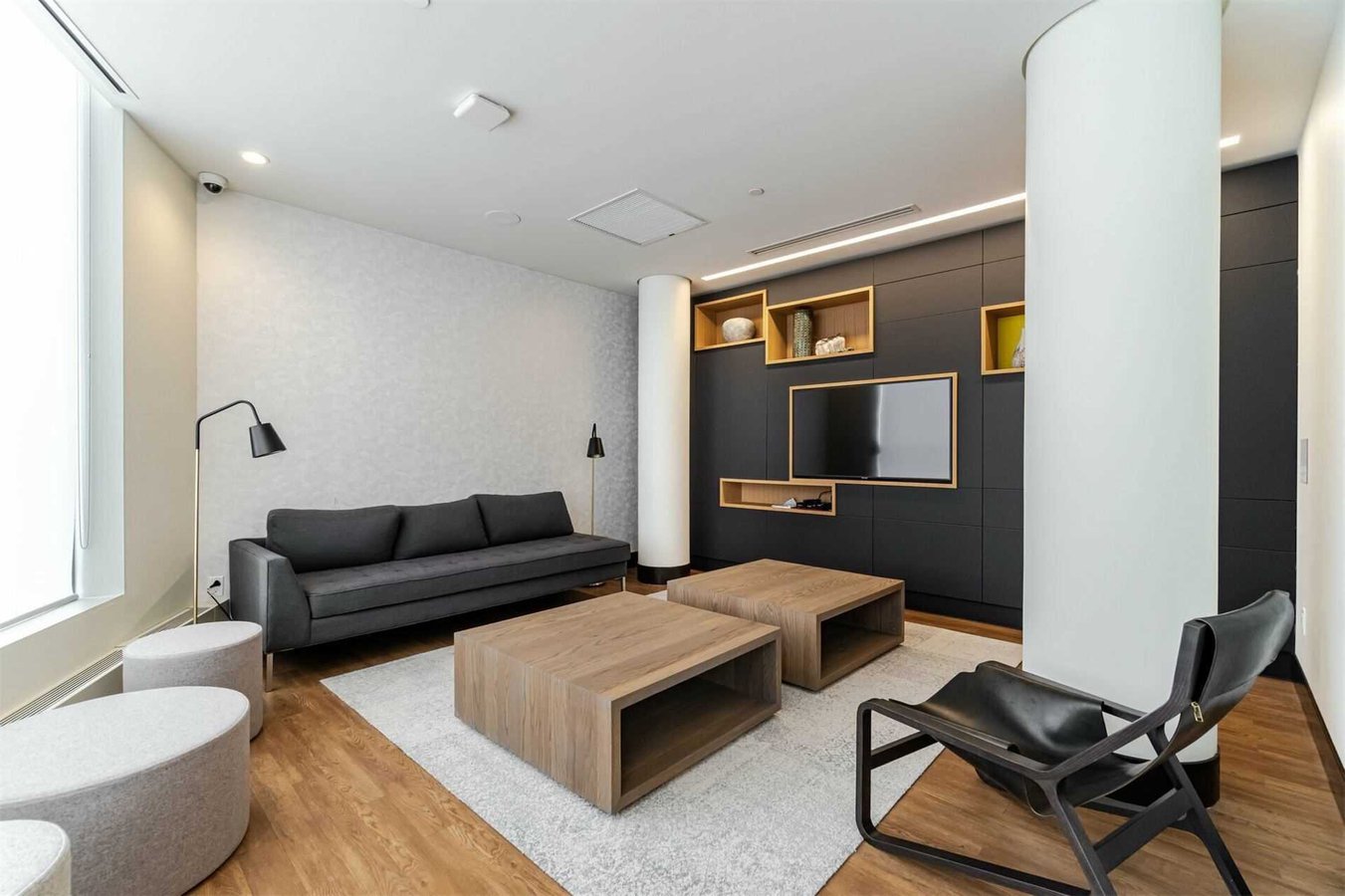 2520 Eglinton Avenue West - Photo 36