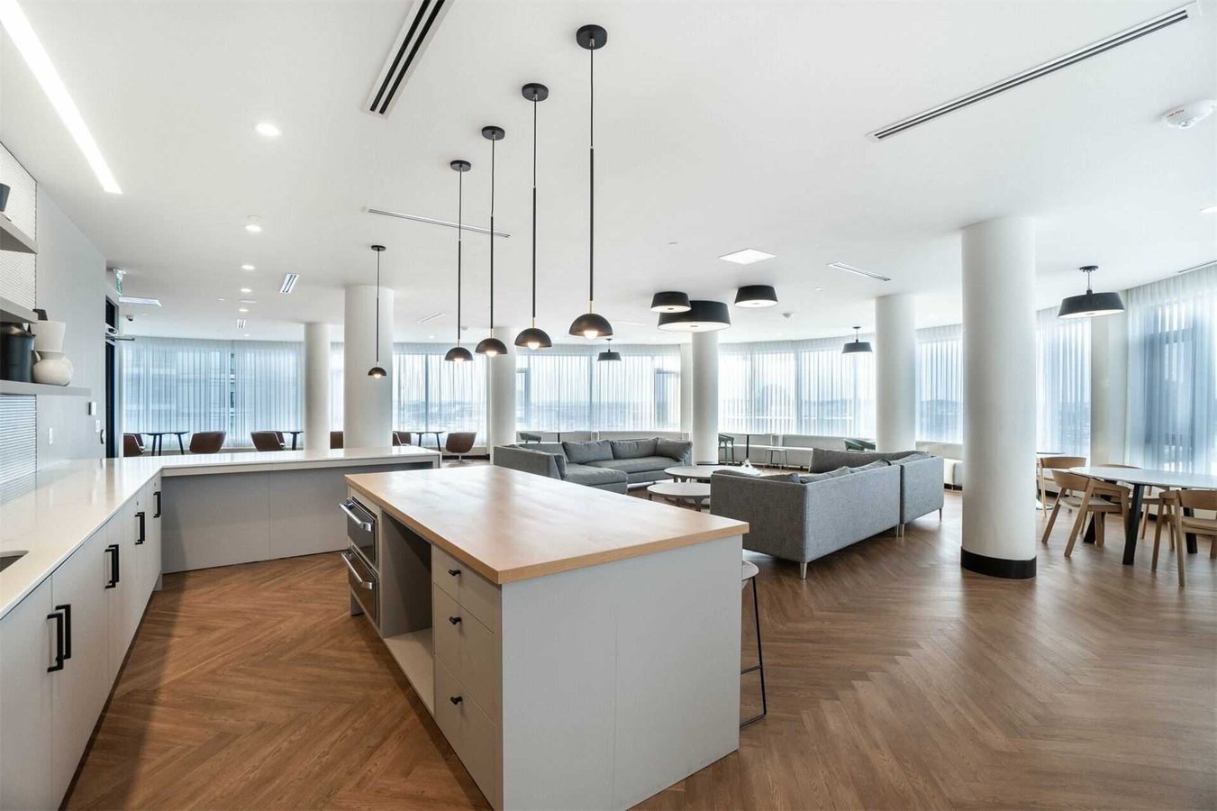 2520 Eglinton Avenue West - Photo 33