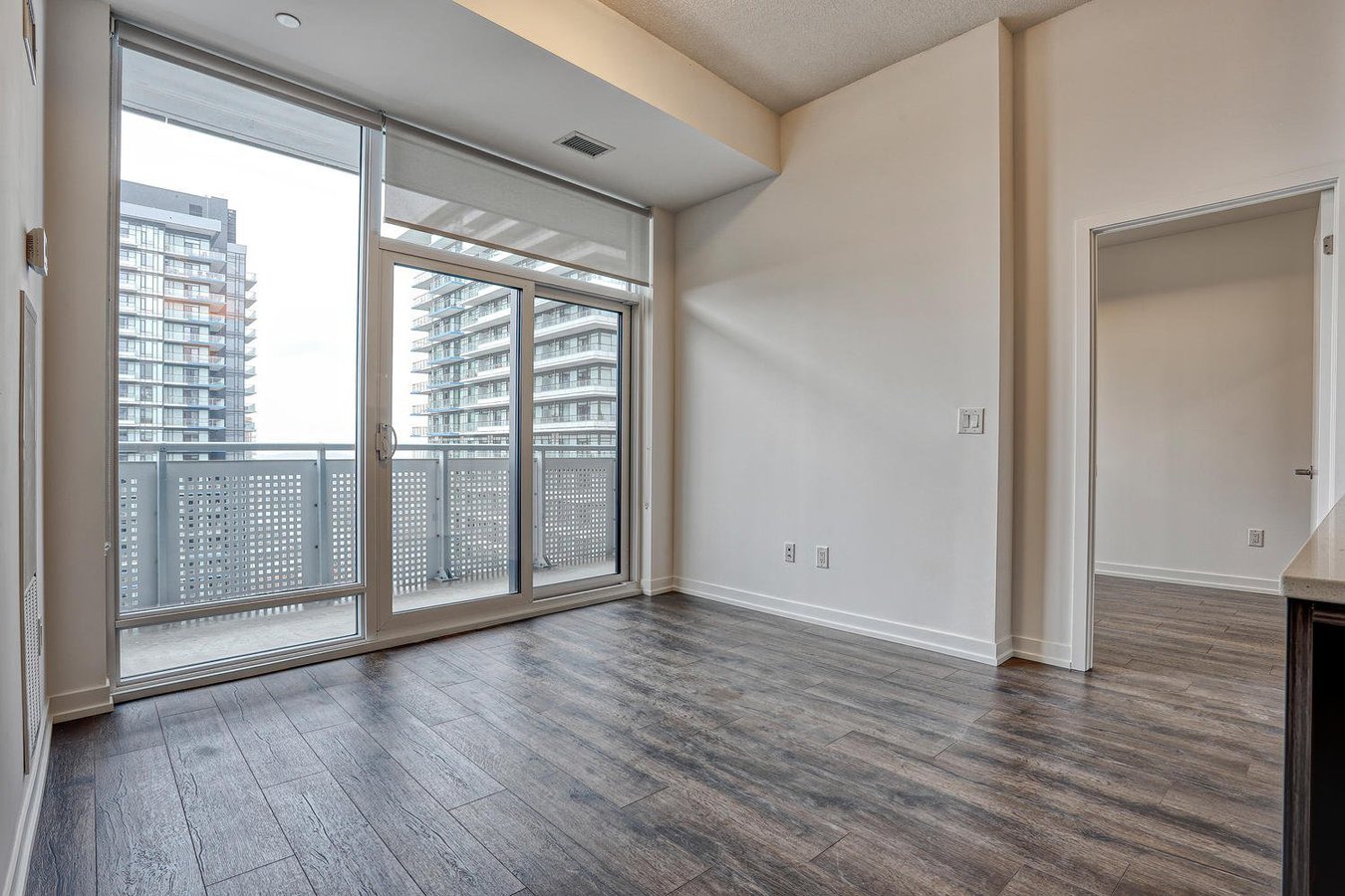 2520 Eglinton Avenue West - Photo 19