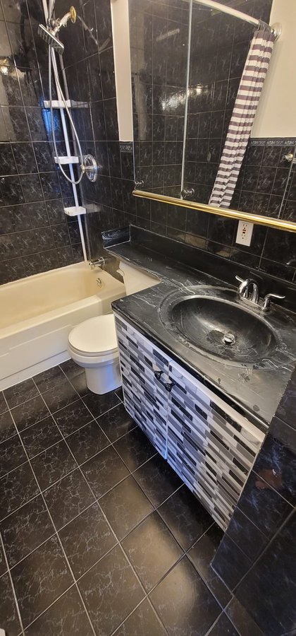 3065 Queen Frederica Drive - Photo 2
