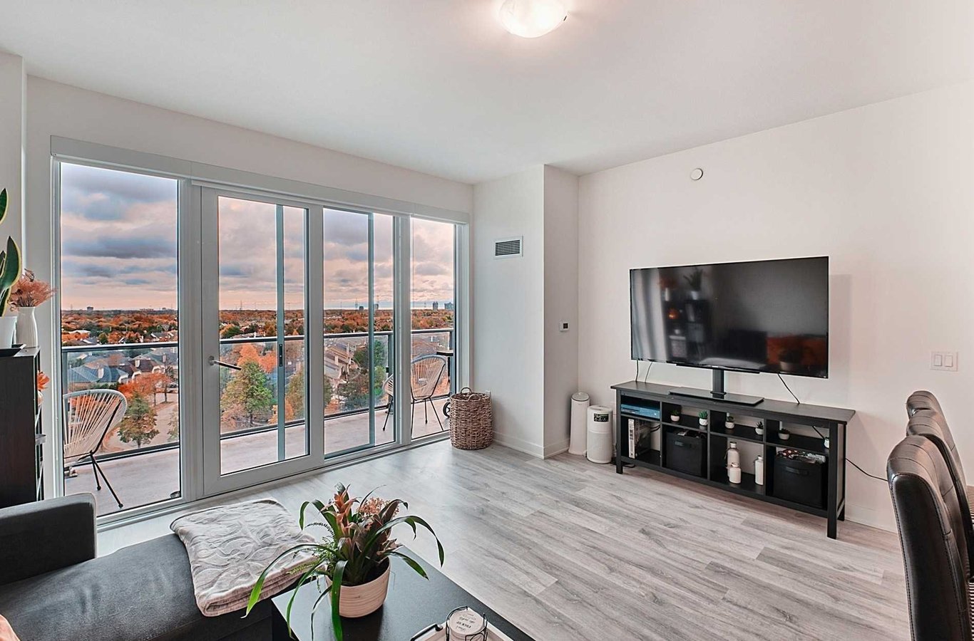 4655 Metcalfe Avenue - Photo 4