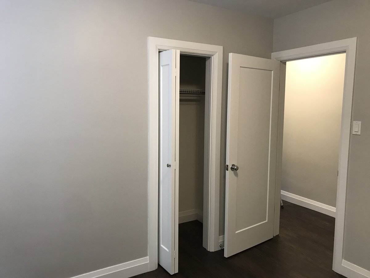 273 Lakeshore Road East - Photo 8