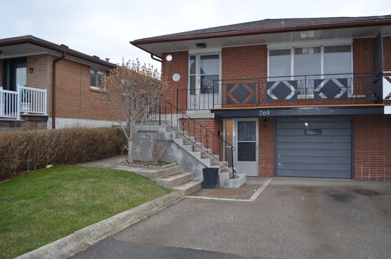 Apartments Condos and Houses for Rent Under 1,000 in Mississauga