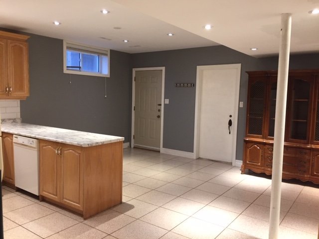 1169 Haig Boulevard - Photo 2