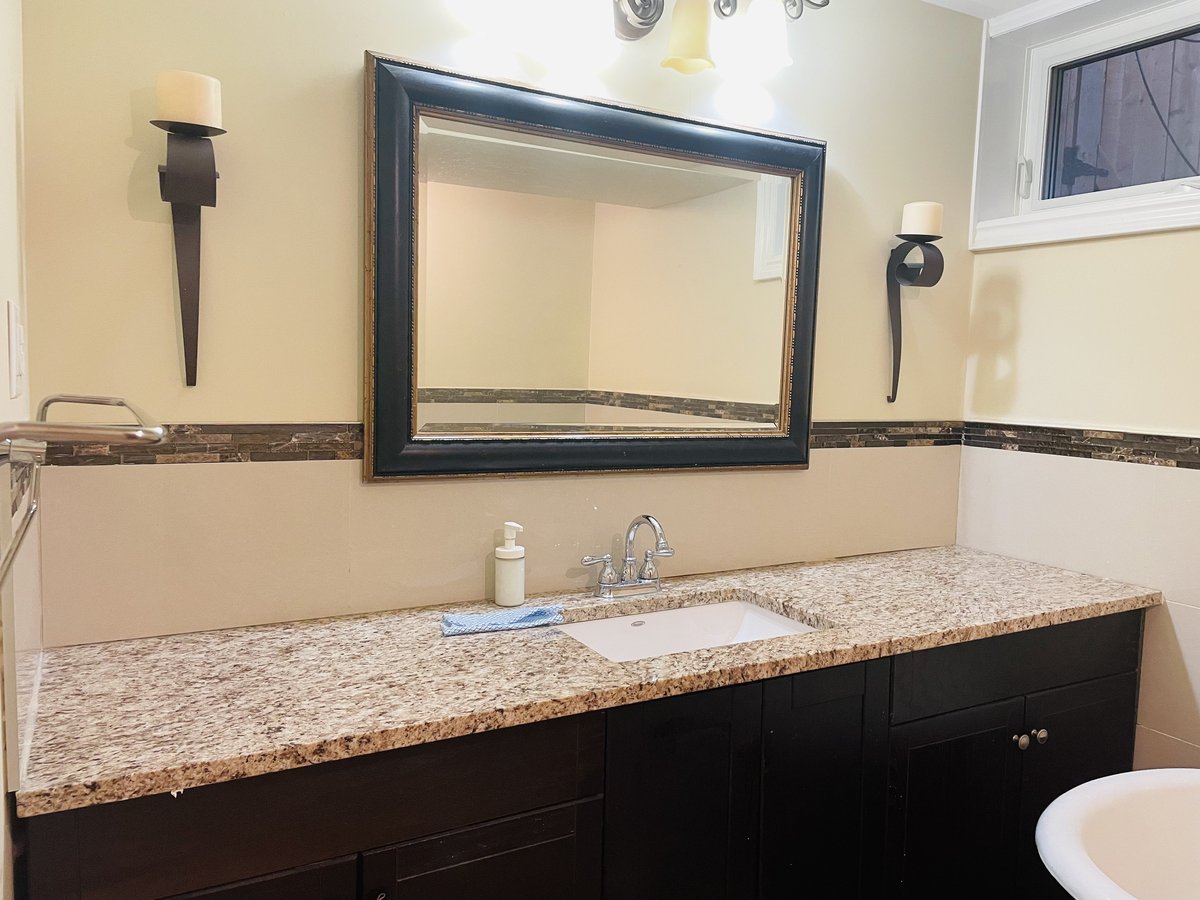 2263 Harcourt Crescent - Photo 4