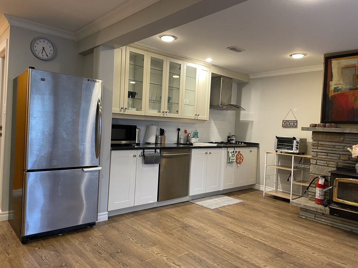 2263 Harcourt Crescent - Photo 8