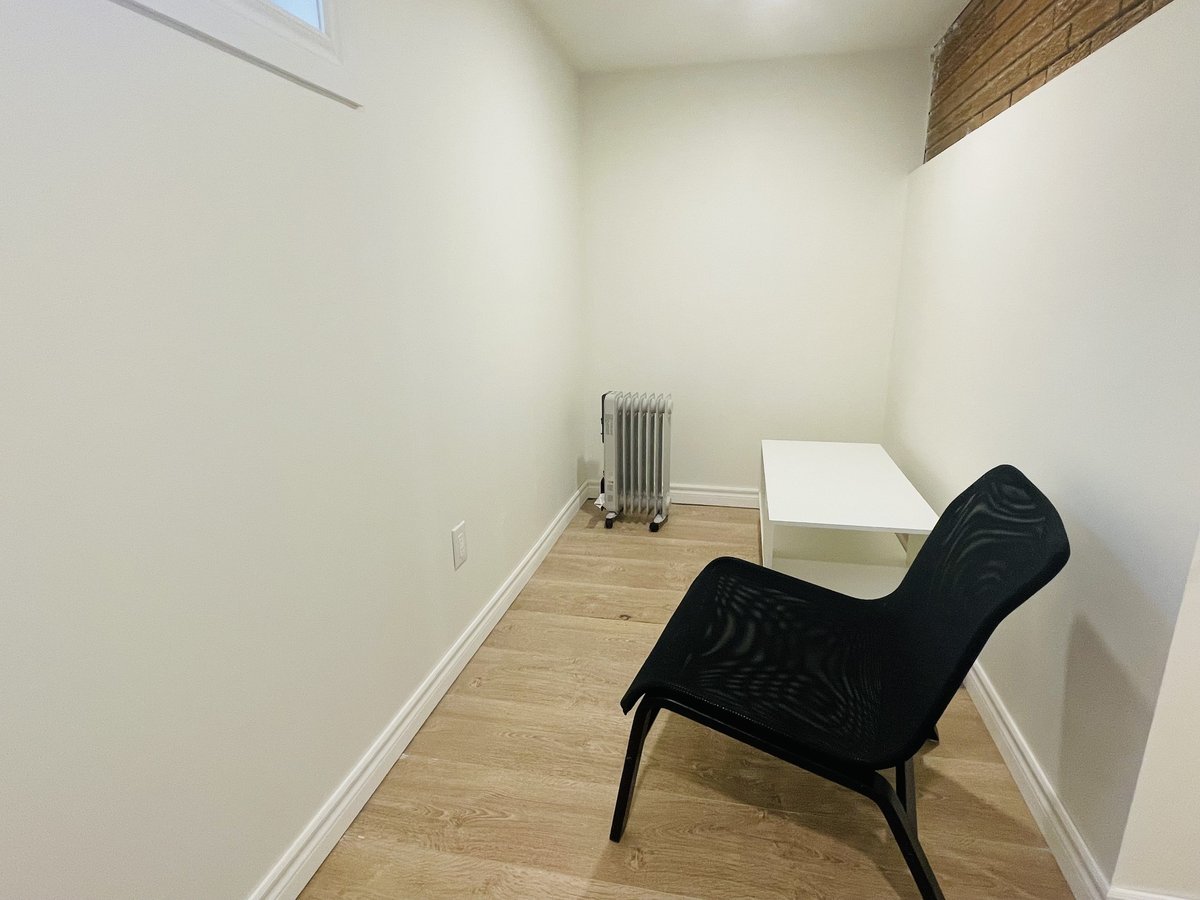 2263 Harcourt Crescent - Photo 6