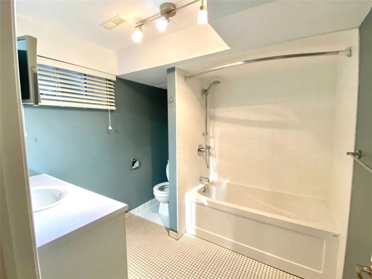 4216 Jefton Crescent - Photo 10