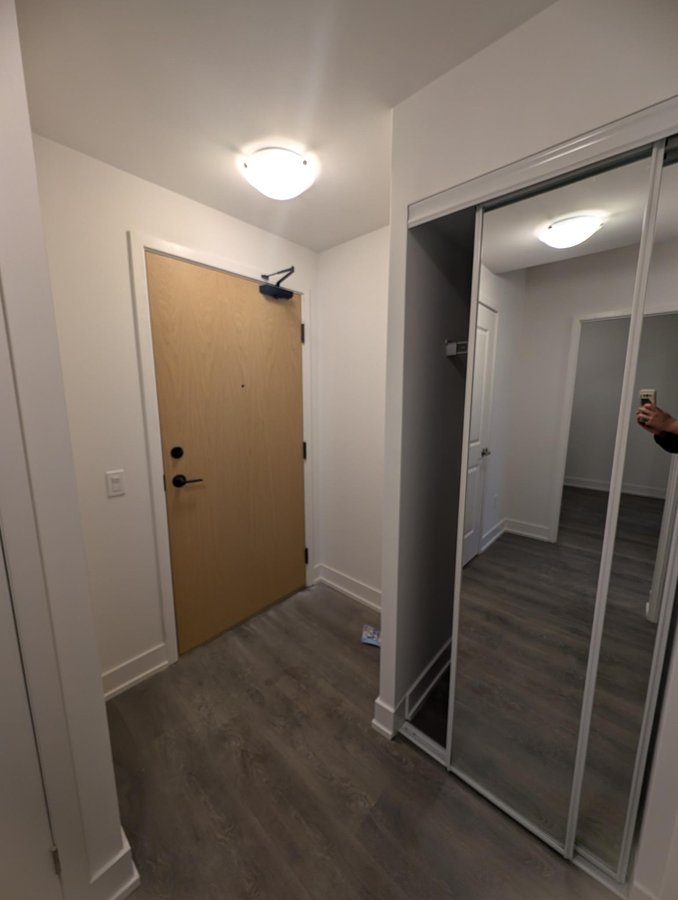 202 Burnhamthorpe Road East - Photo 6