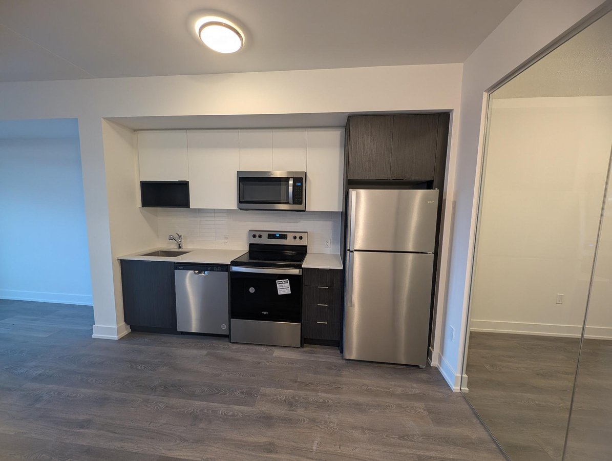 202 Burnhamthorpe Road East - Photo 7