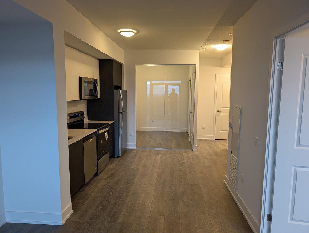 202 Burnhamthorpe Road East - Photo 9