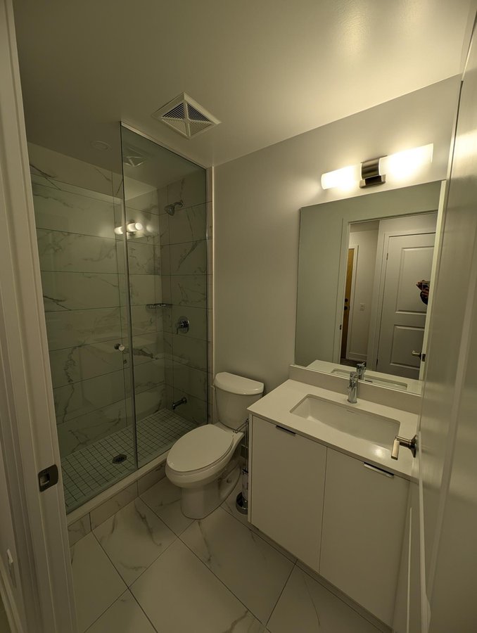 202 Burnhamthorpe Road East - Photo 10