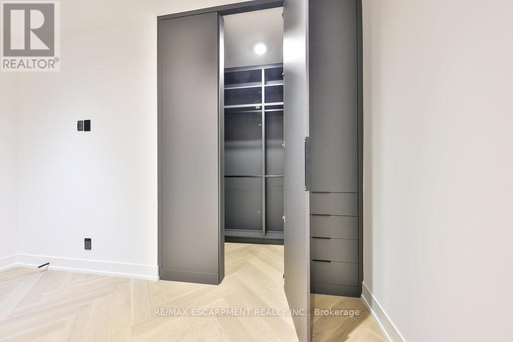 20B BROADVIEW AVENUE - Photo 21