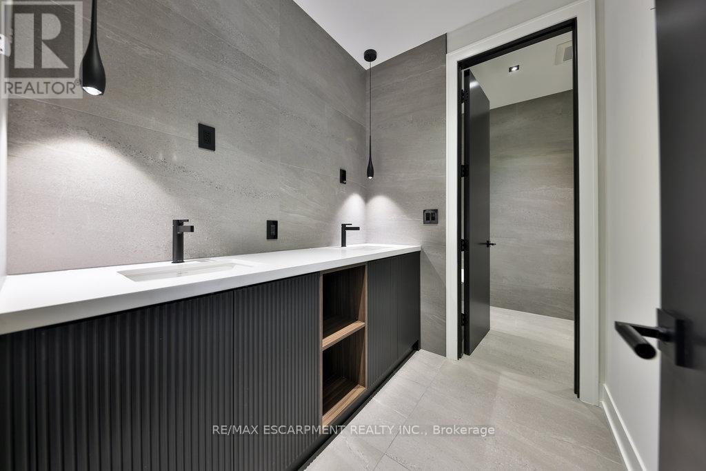 20B BROADVIEW AVENUE - Photo 22