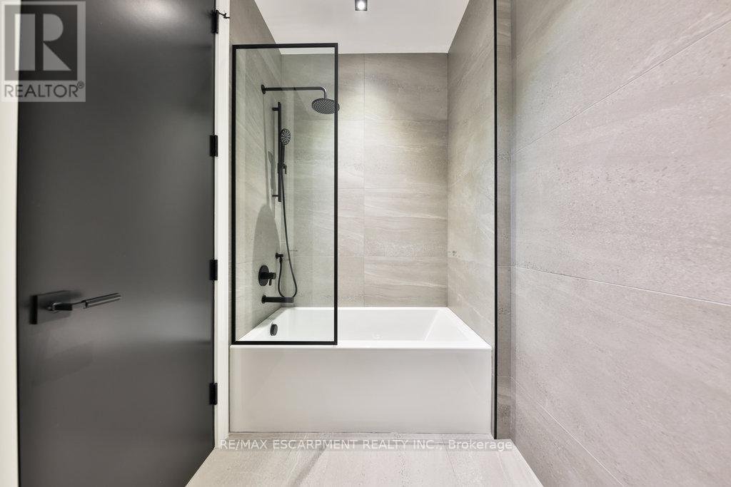 20B BROADVIEW AVENUE - Photo 23
