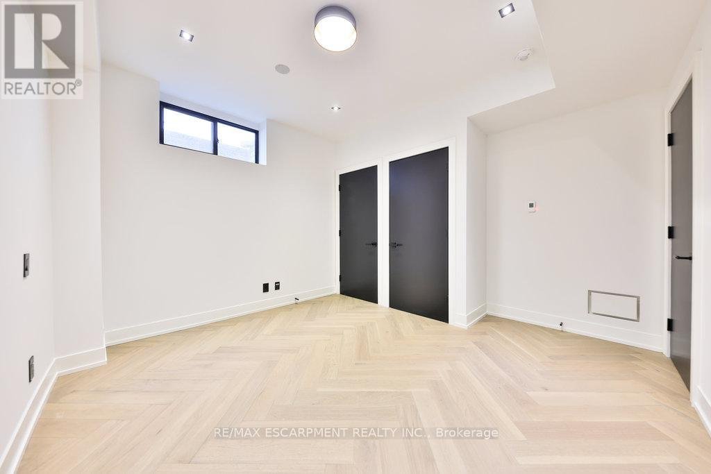 20B BROADVIEW AVENUE - Photo 29