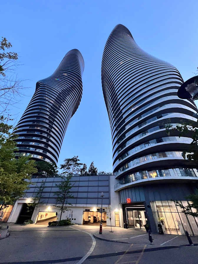 Absolute Avenue - Photo 1