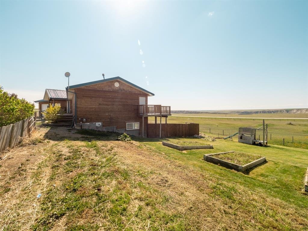 609 Edward Street South West - Photo 5