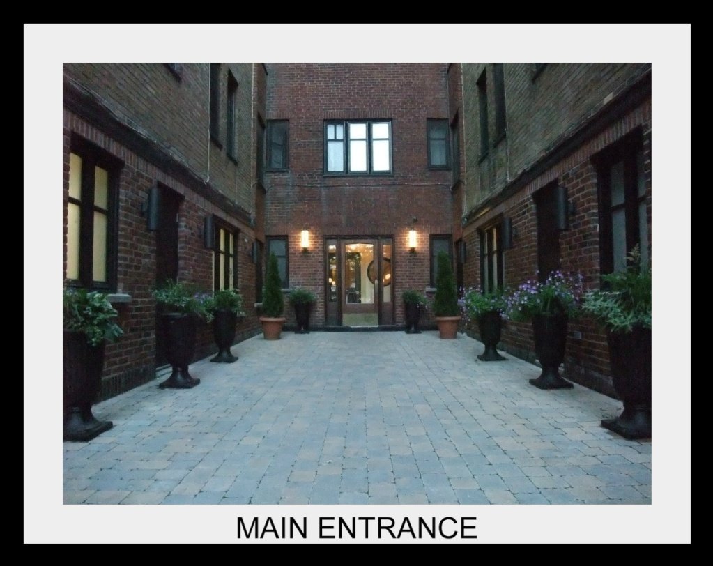 4982 Chemin Queen Mary - Photo 1