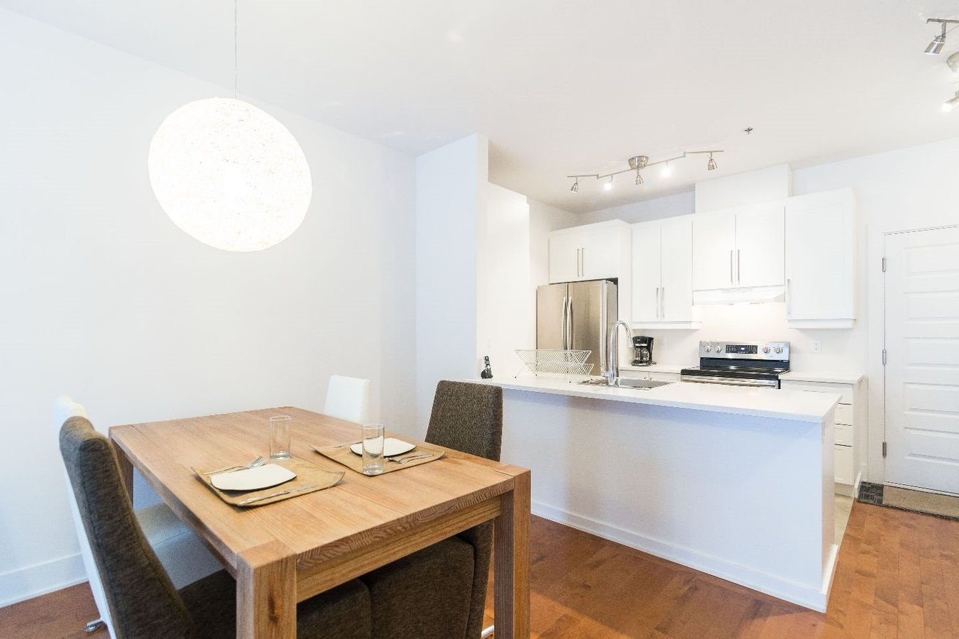 201 Rue Charlotte - Photo 2