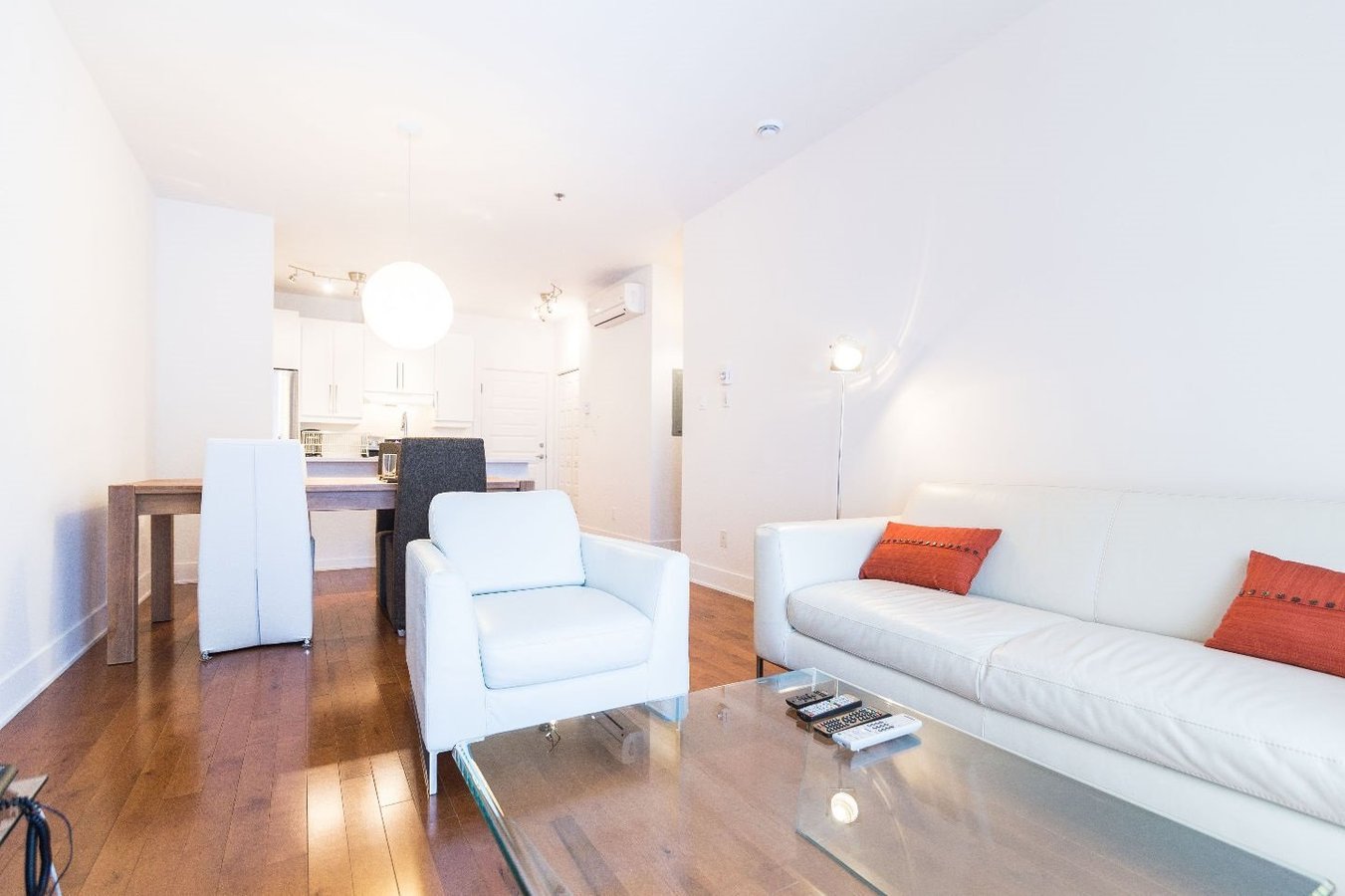 201 Rue Charlotte - Photo 1