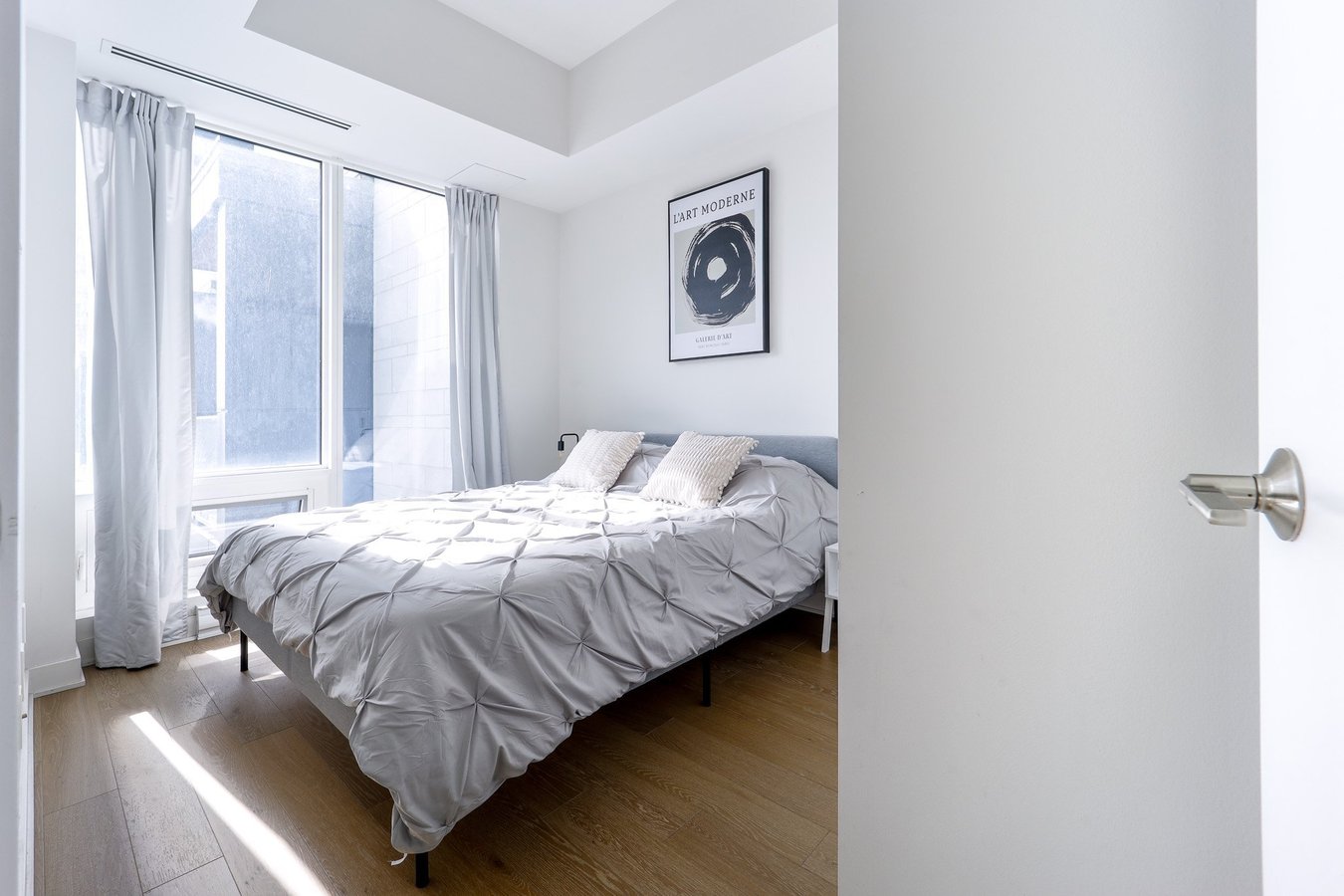 1188 Rue Saint-Antoine Ouest - Photo 1