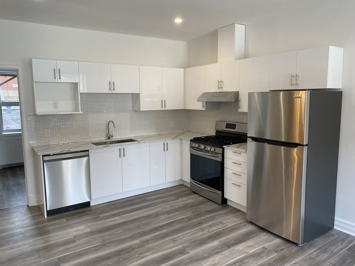 4810 Chemin Queen Mary - Photo 1
