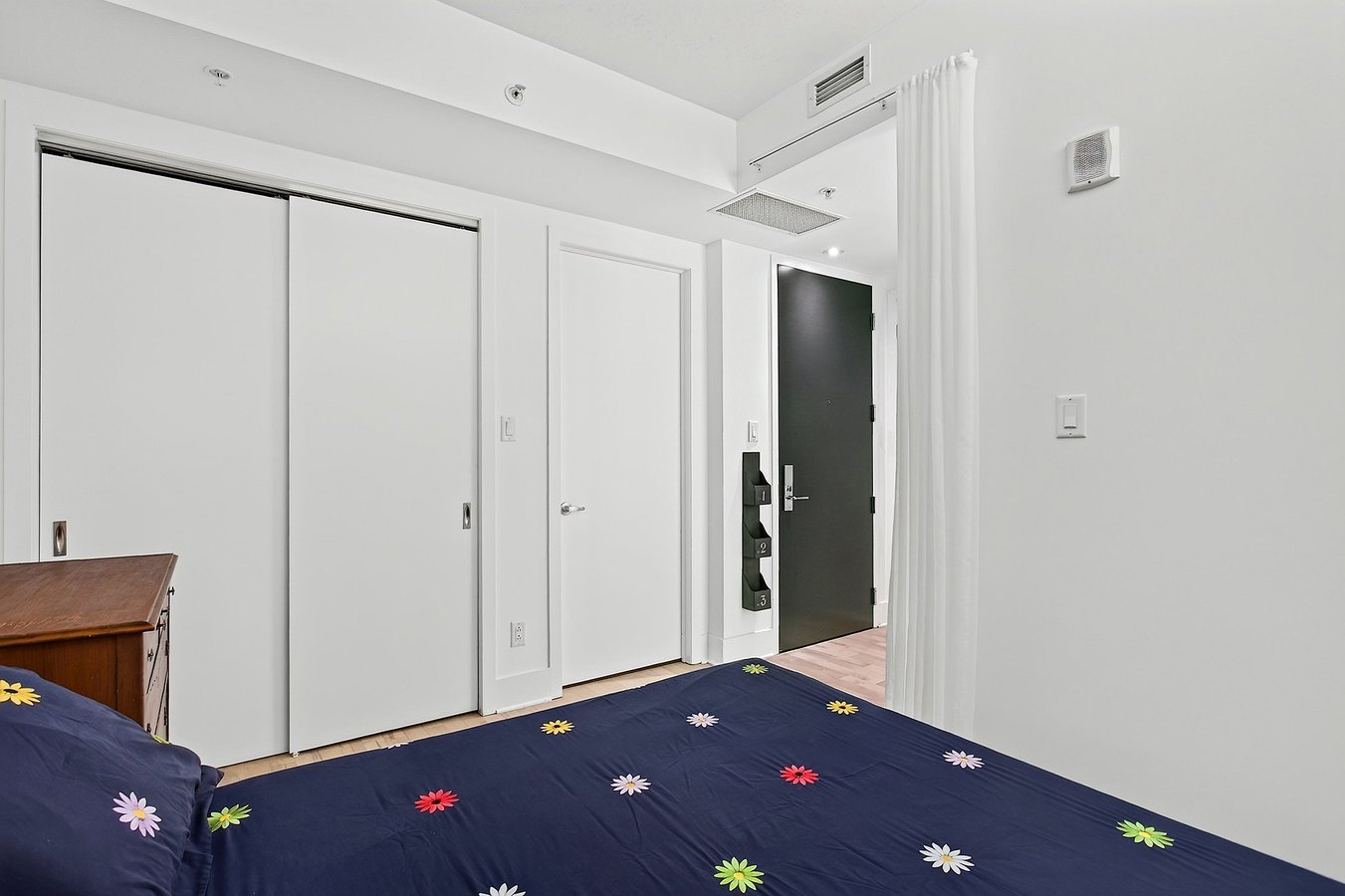 901 Rue de la Commune Est - Photo 2