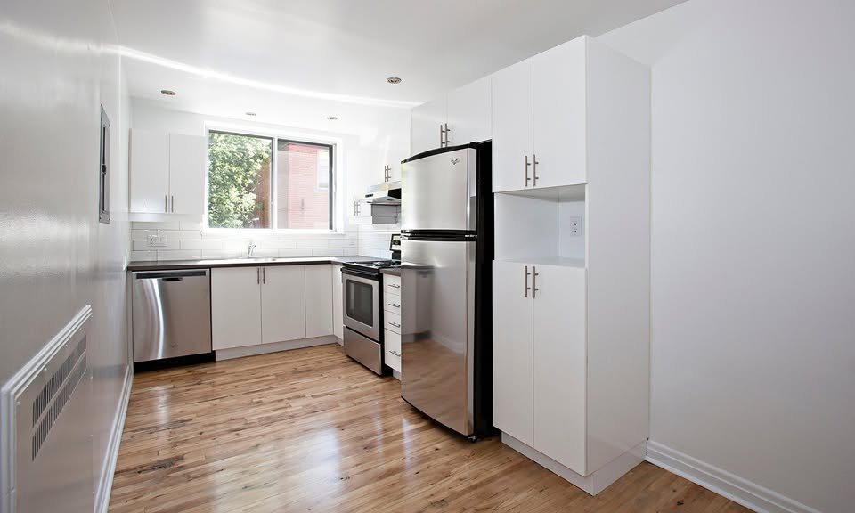 5600 Avenue Decelles - Photo 2