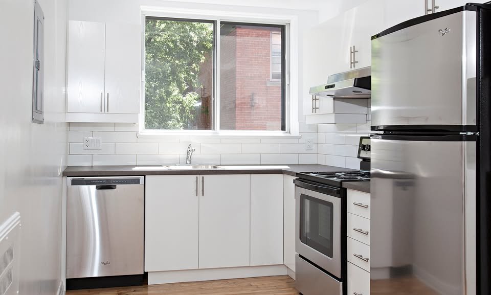 5600 Avenue Decelles - Photo 3