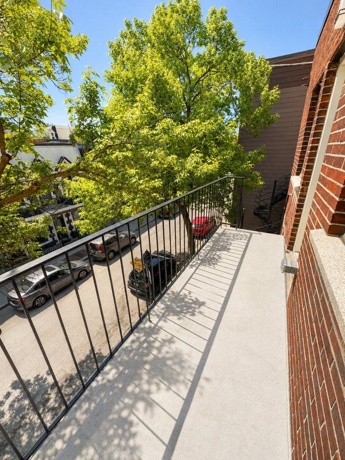 389 Rue Gilford - Photo 9