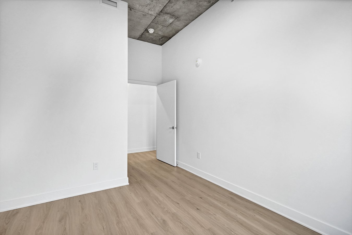 5070 Rue Paré - Photo 10