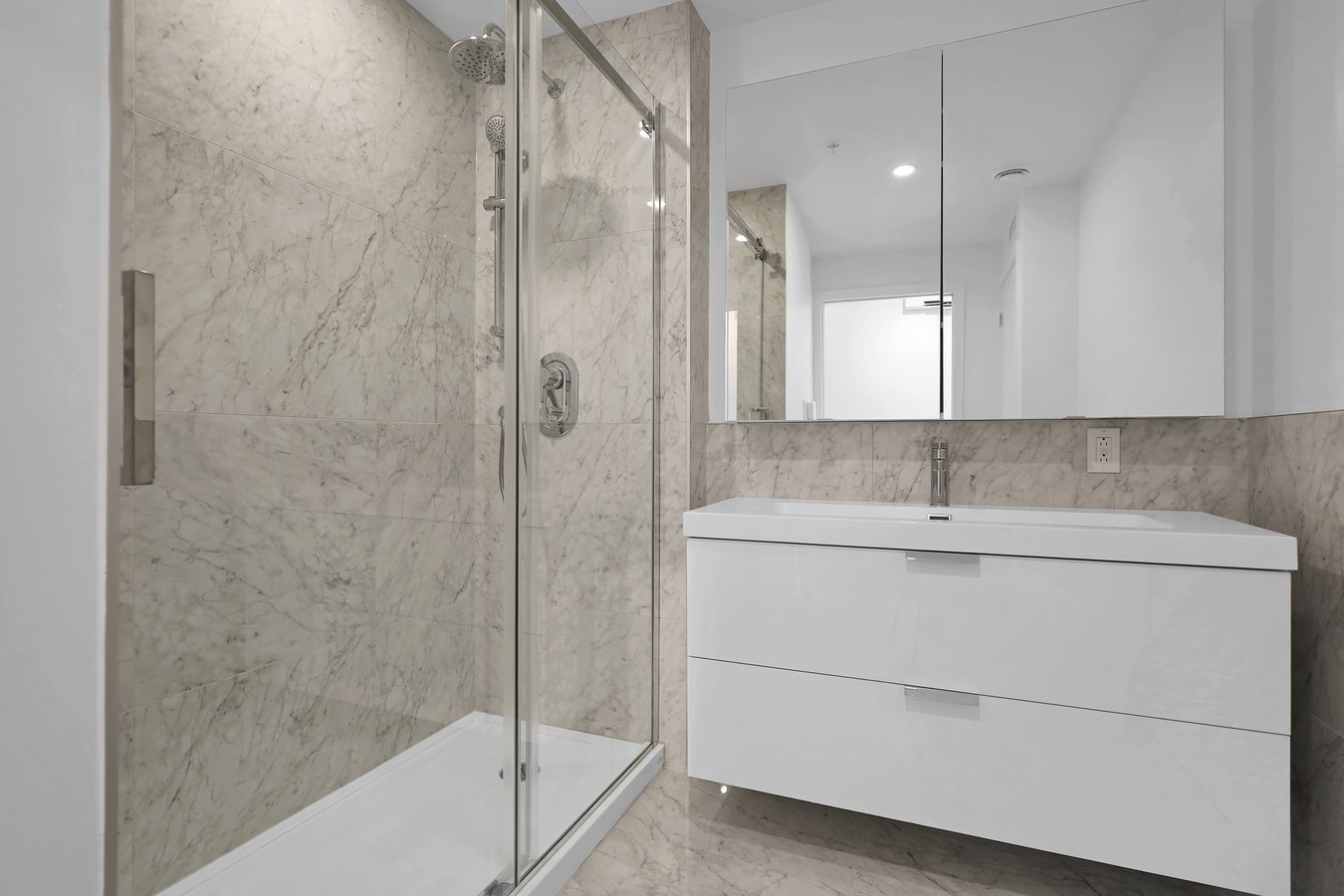 5070 Rue Paré - Photo 25
