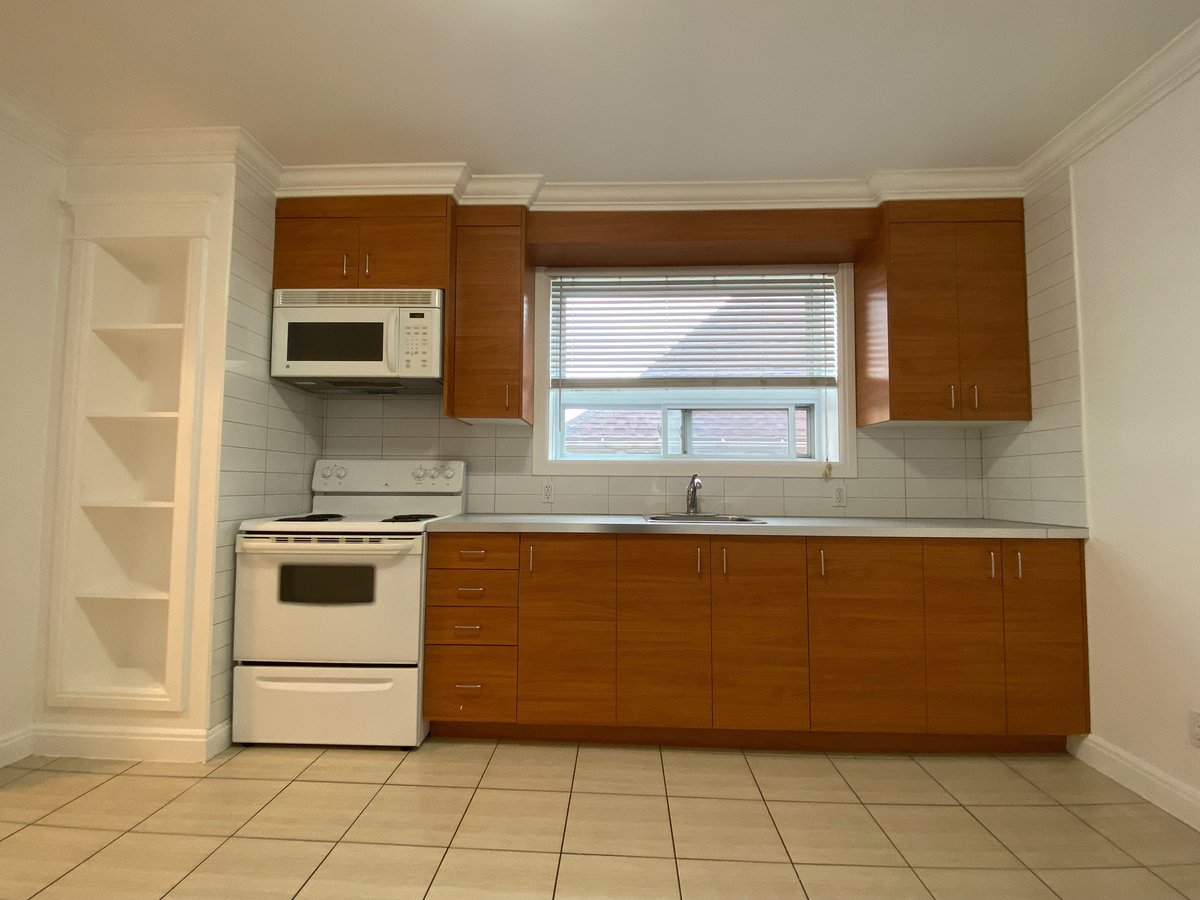 690 Avenue Ogilvy - Photo 3