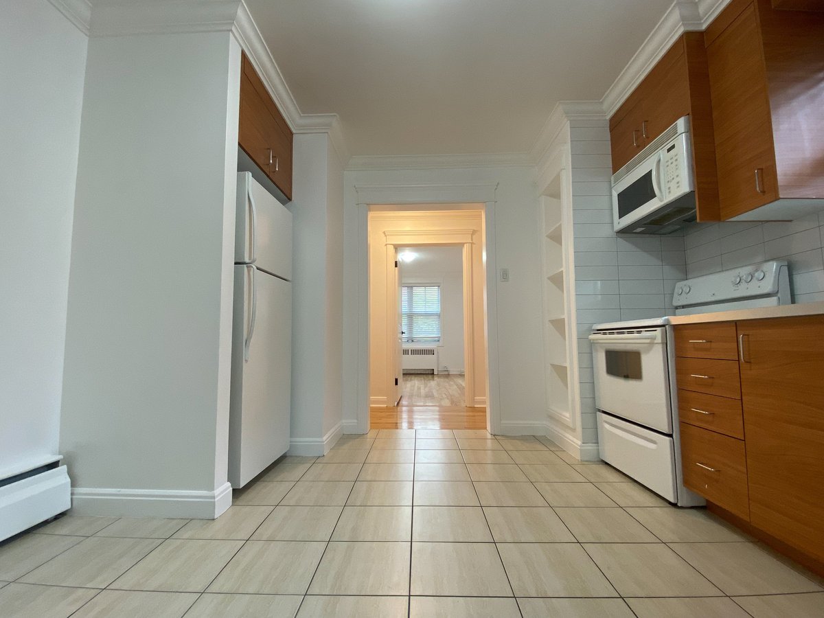 690 Avenue Ogilvy - Photo 4