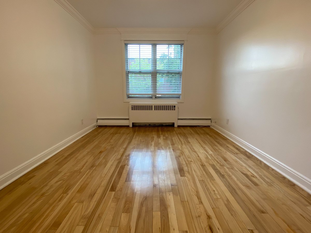 690 Avenue Ogilvy - Photo 8