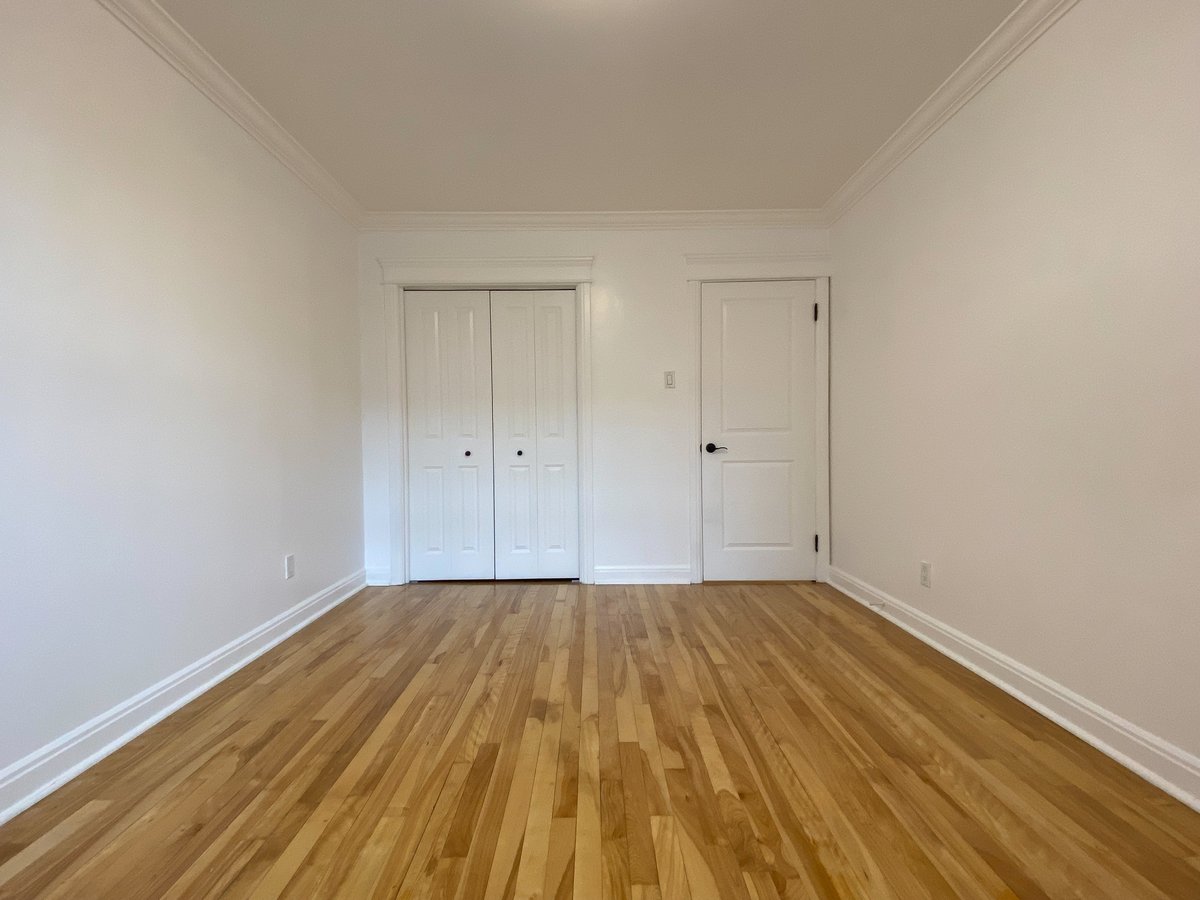 690 Avenue Ogilvy - Photo 7