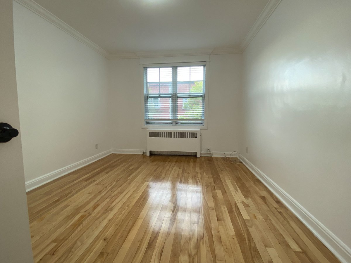 690 Avenue Ogilvy - Photo 10