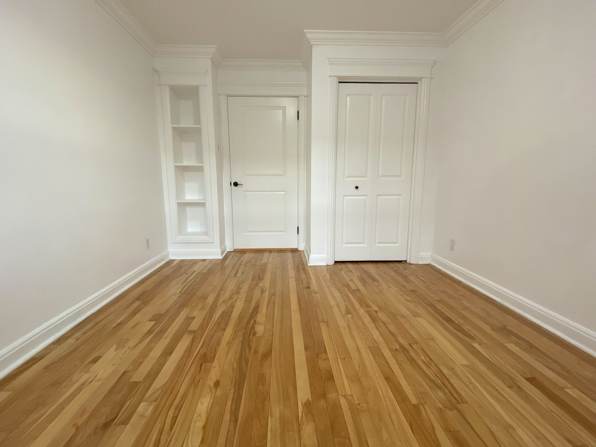 690 Avenue Ogilvy - Photo 11