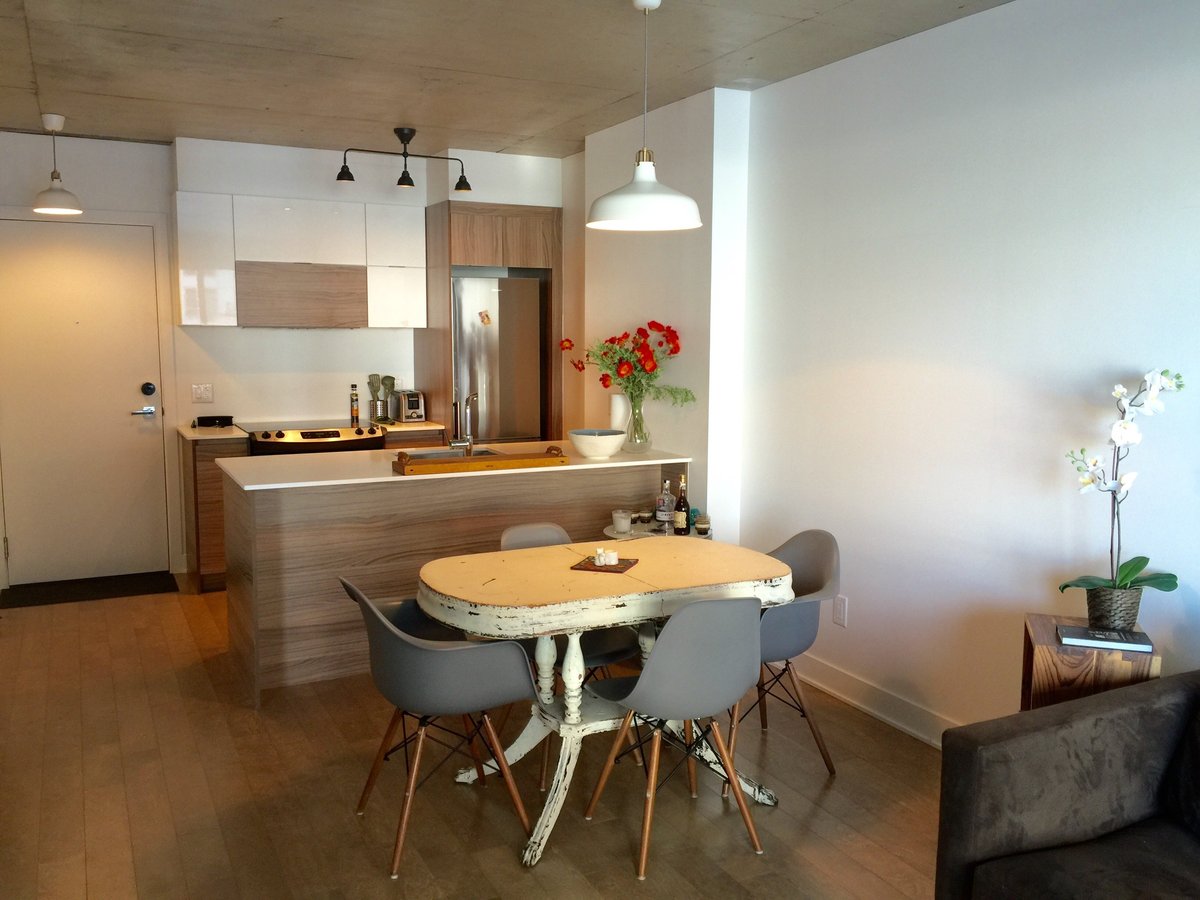 235 Rue Peel - Photo 2