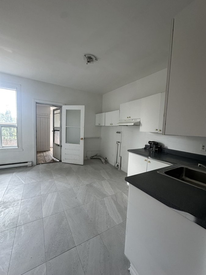 442 Rue Regina - Photo 1