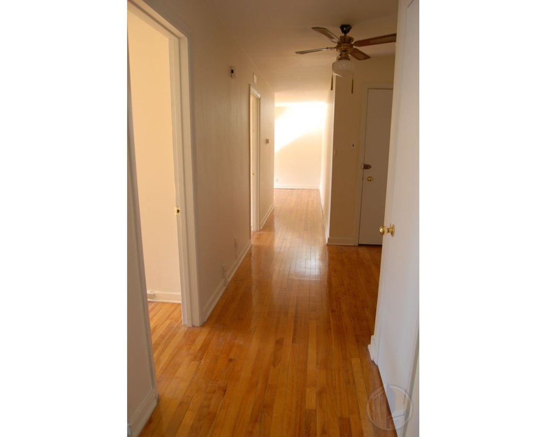 WATERFRONT 4 1/2*RENOVATED*HARDWOOD*APPLIANCES - Photo 10